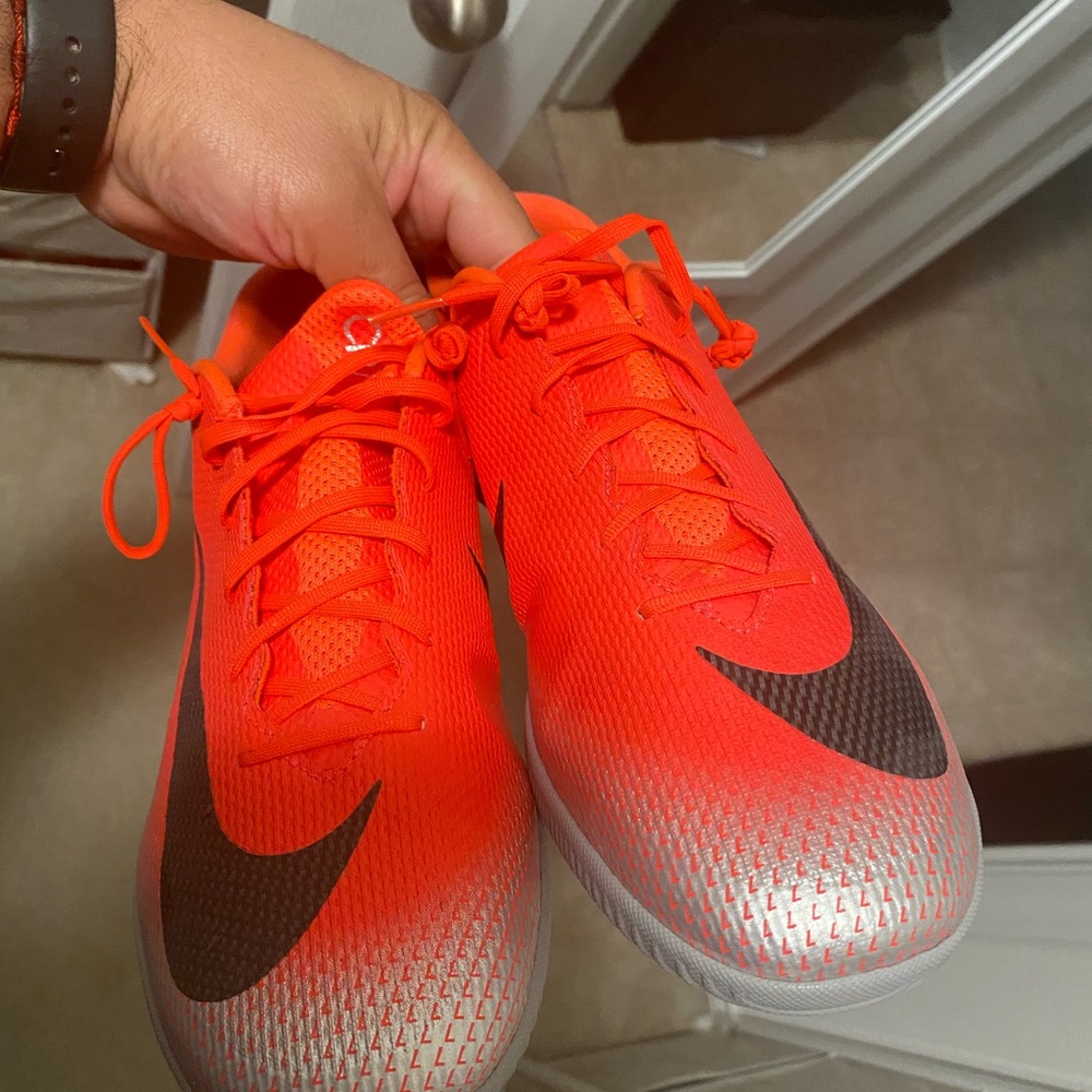 Nike CR7 chapter 7 indoor soccer shoes